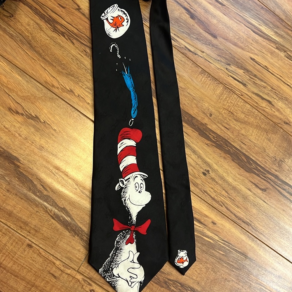 VTG Character Tie Lot 8 Ties Beatles, Disney, Warner Bros, Mad Dogs, etc - Picture 14 of 14